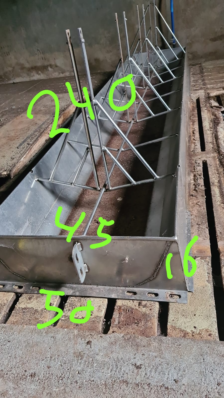 RVS INOX VOERTROGGEN